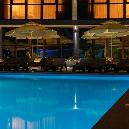 Toga Hotel ยาบลูนิตซา ภายนอก รูปภาพ