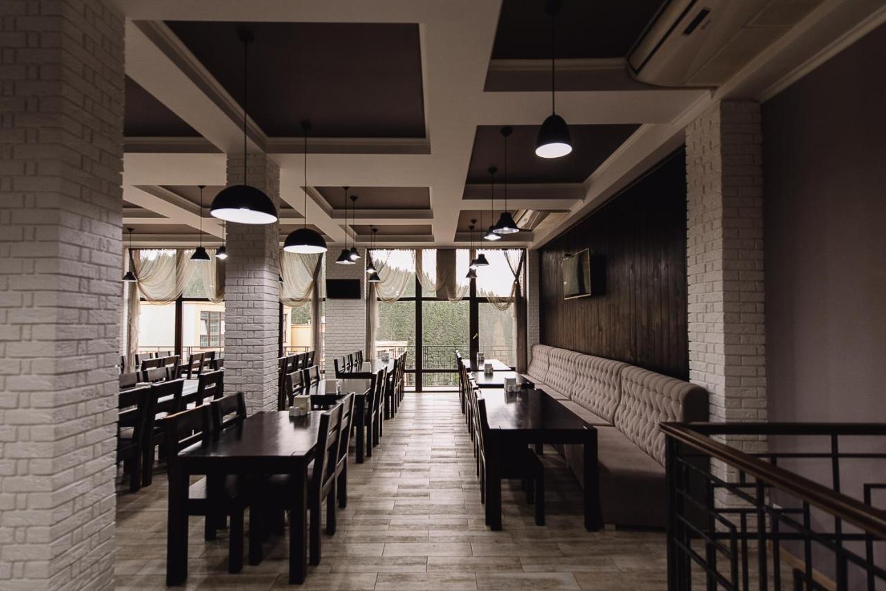 Toga Hotel ยาบลูนิตซา ภายนอก รูปภาพ