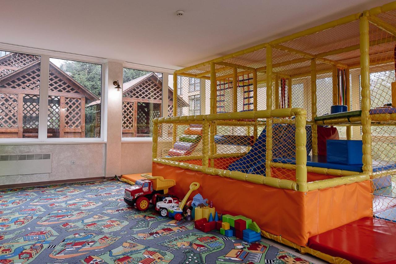 Toga Hotel ยาบลูนิตซา ภายนอก รูปภาพ
